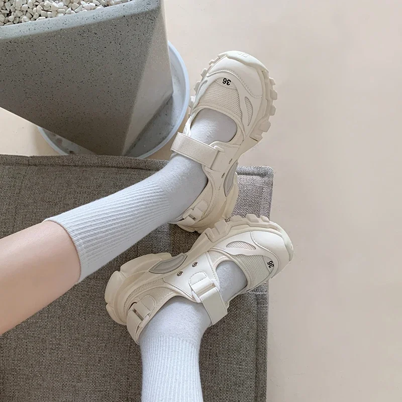 Outdoor Sport Outfit - 女性スポーツサンダルウェッジ中空アウト女性サンダル屋外クールプラットフォームシューズ女性ビーチ夏の靴